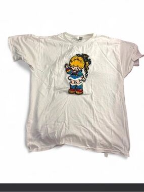 Rainbow Brite youth xl Gildan white t-shirt with a large, vibrant chenille patch